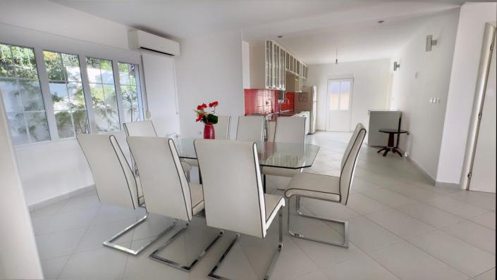 Image No.6-4 Bed House for sale