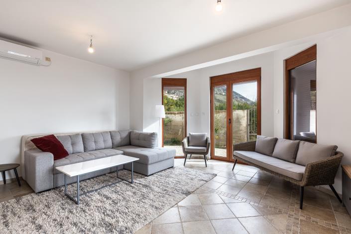 Image No.3-4 Bed House for sale