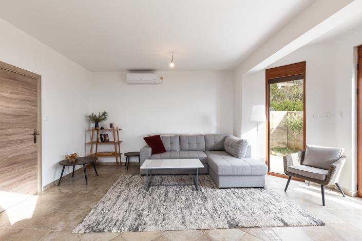 Image No.10-4 Bed House for sale