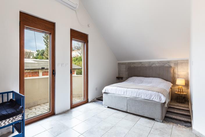 Image No.13-4 Bed House for sale