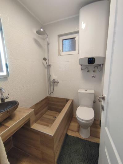 Image No.8-2 Bed House for sale