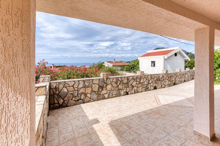 Image No.2-Maison de 4 chambres à vendre à Bar