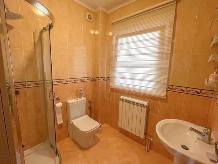 Image No.5-4 Bed House for sale