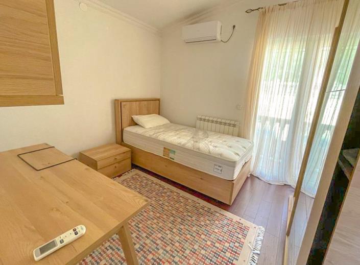 Image No.9-4 Bed House for sale