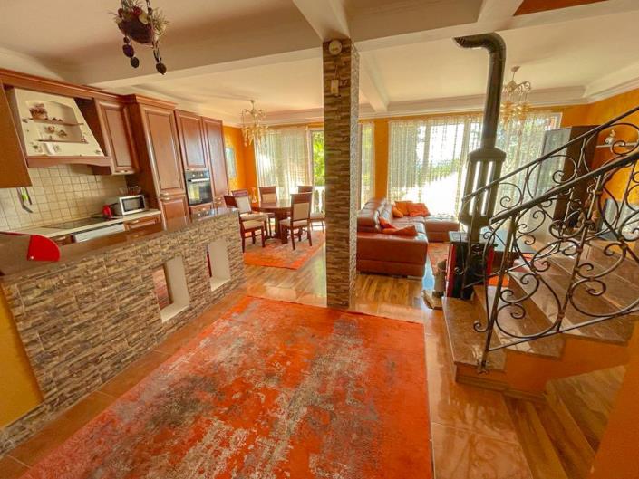 Image No.4-4 Bed House for sale