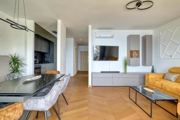 Image No.8-3 Bed Apartment for sale