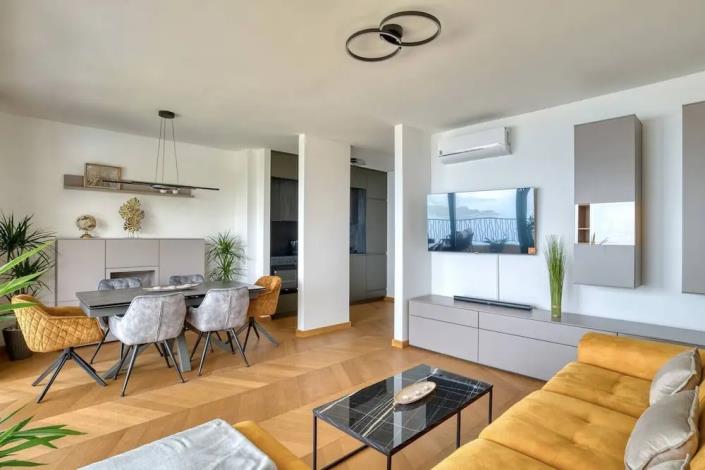 Image No.9-3 Bed Apartment for sale