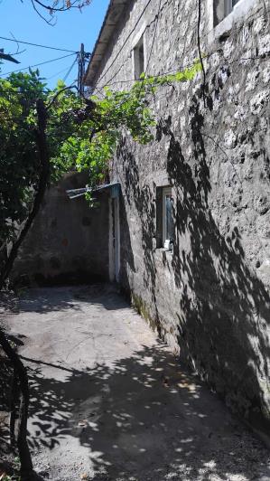 Image No.3-Maison de 4 chambres à vendre à Kotor