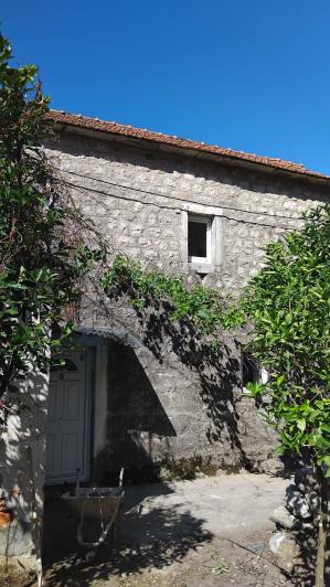 Image No.2-Maison de 4 chambres à vendre à Kotor