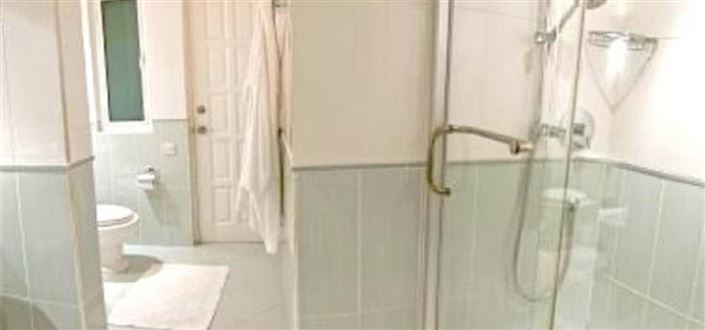 Image No.9-5 Bed Property for sale