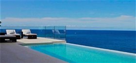 Image No.8-5 Bed Property for sale