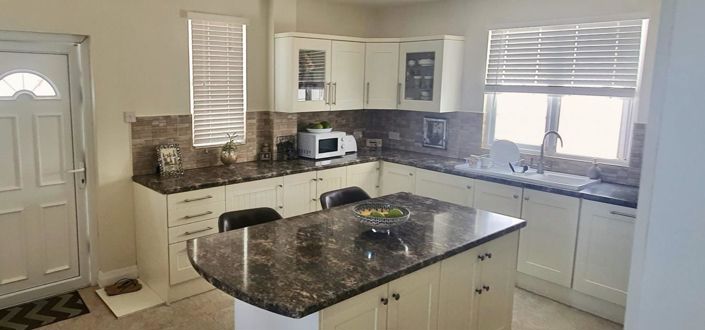 Image No.8-5 Bed Property for sale