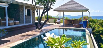 Crescent Villa with Caretakers Cottage Image 6