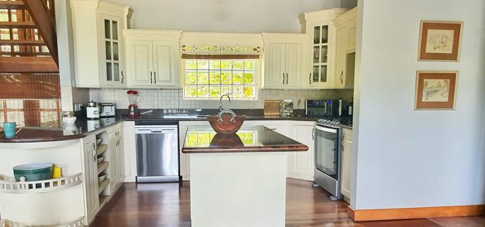 Image No.6-Propriété de 4 chambres à vendre à Marigot Bay