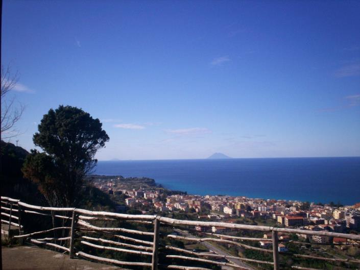 Image No.1-Villa / Détaché de 4 chambres à vendre à Tropea