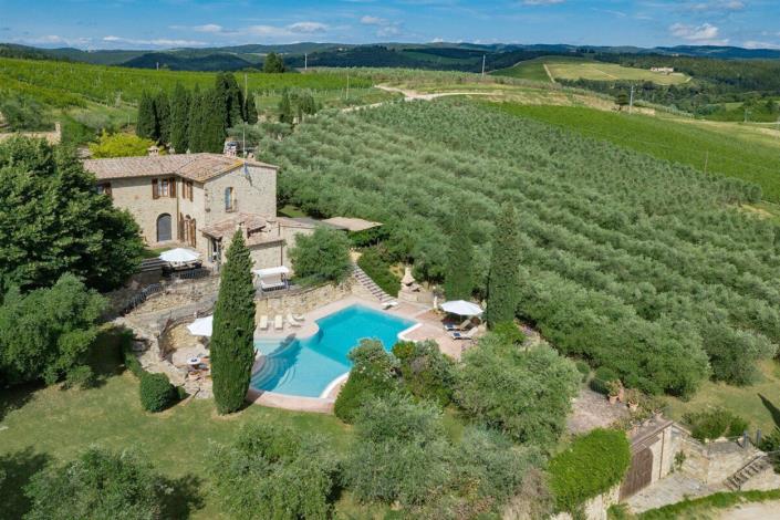 Image No.2-6 Bed Farmhouse for sale