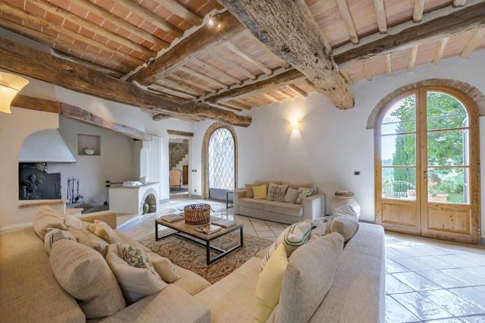 Image No.12-6 Bed Farmhouse for sale