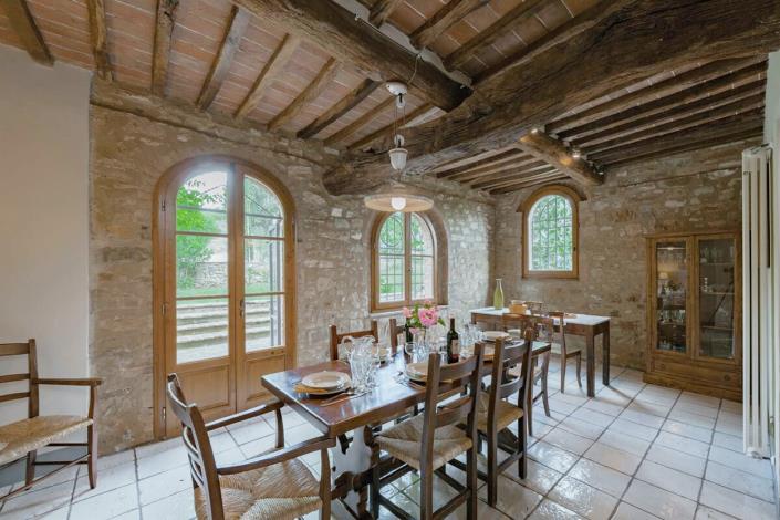 Image No.18-6 Bed Farmhouse for sale