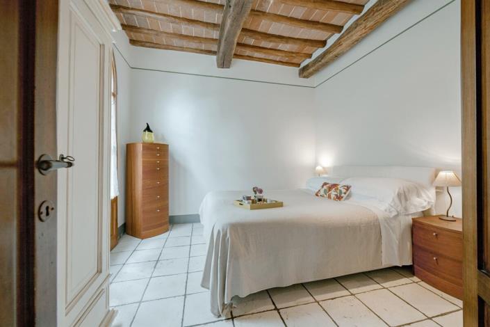 Image No.21-6 Bed Farmhouse for sale