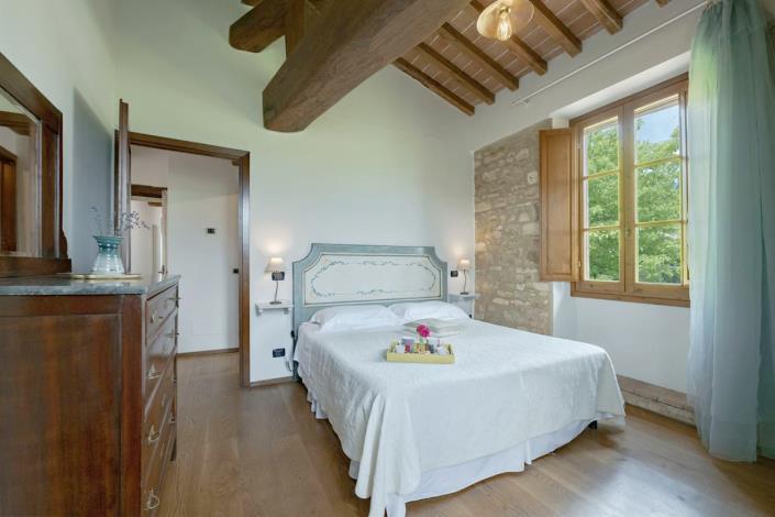 Image No.23-6 Bed Farmhouse for sale