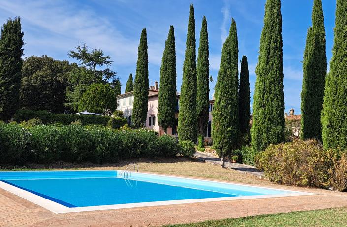 Image No.9-4 Bed Farmhouse for sale