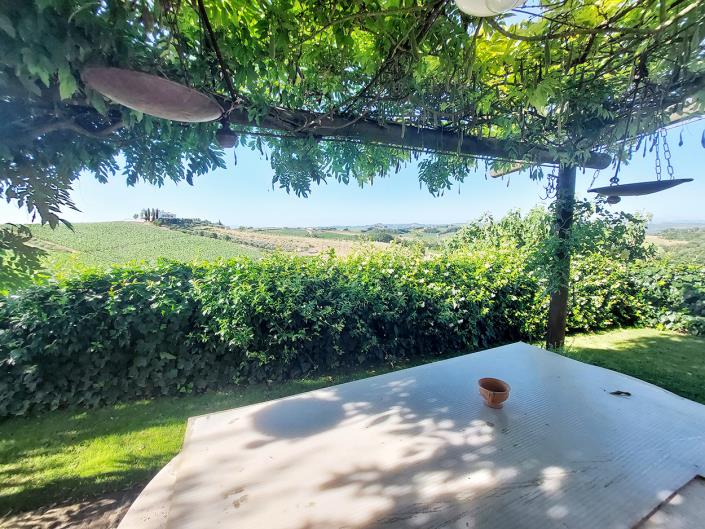 Image No.16-4 Bed Farmhouse for sale