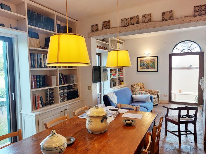 Image No.21-4 Bed Farmhouse for sale