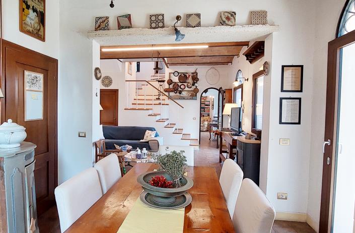 Image No.25-4 Bed Farmhouse for sale