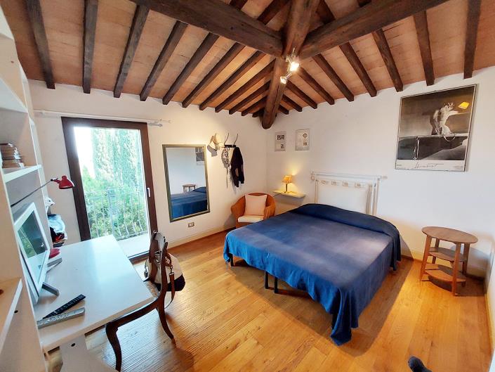 Image No.28-4 Bed Farmhouse for sale