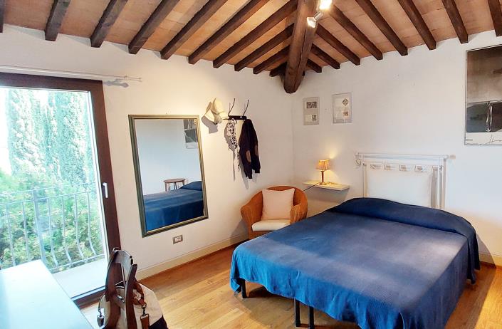 Image No.29-4 Bed Farmhouse for sale