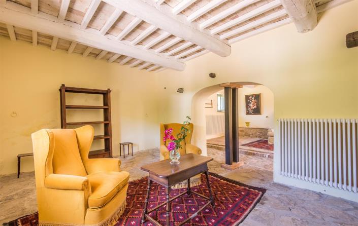 Image No.10-4 Bed Farmhouse for sale