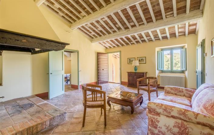 Image No.21-4 Bed Farmhouse for sale