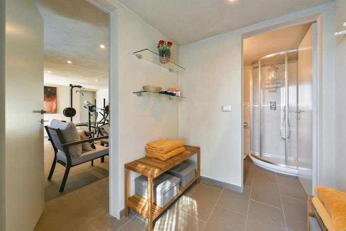 Image No.18-3 Bed Farmhouse for sale