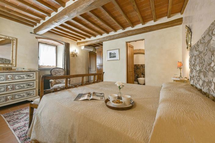 Image No.22-3 Bed Farmhouse for sale