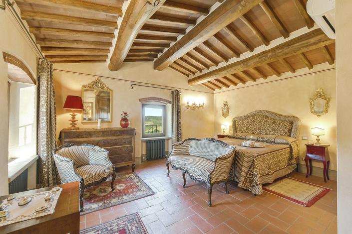 Image No.23-3 Bed Farmhouse for sale