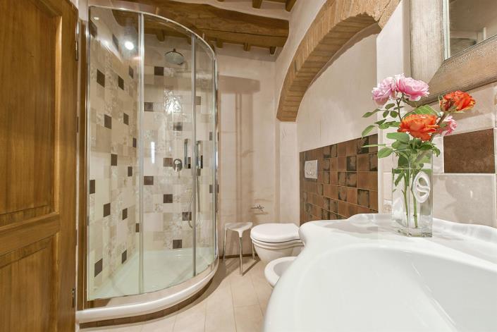 Image No.29-3 Bed Farmhouse for sale