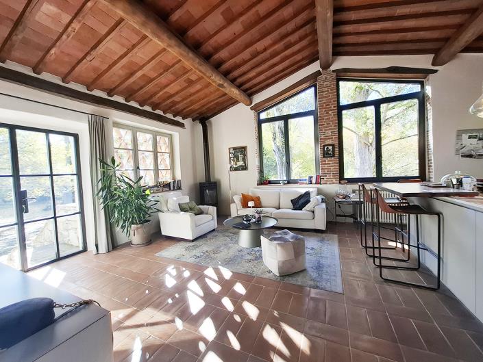 Image No.24-7 Bed Farmhouse for sale