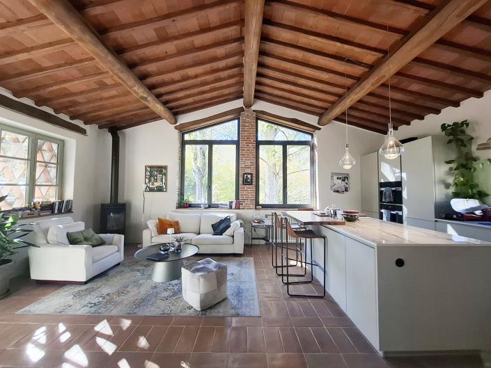 Image No.25-7 Bed Farmhouse for sale