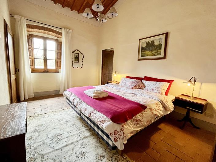 Image No.32-7 Bed Farmhouse for sale