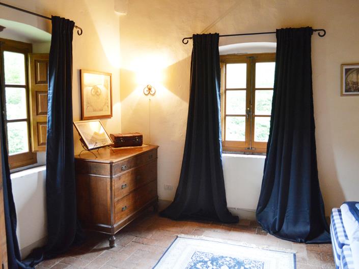 Image No.35-7 Bed Farmhouse for sale