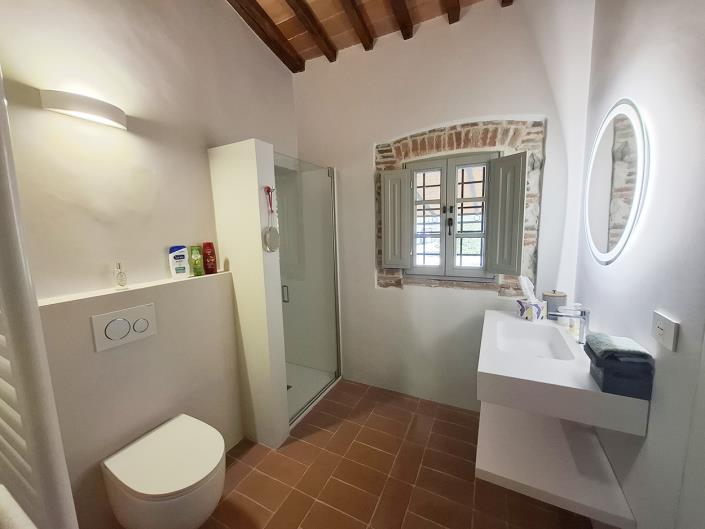 Image No.41-7 Bed Farmhouse for sale