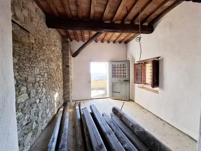 Image No.27-7 Bed Farmhouse for sale