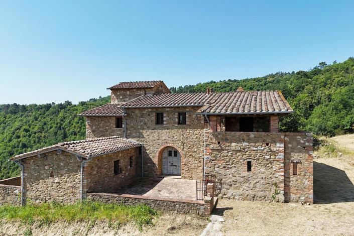 Image No.2-7 Bed Farmhouse for sale