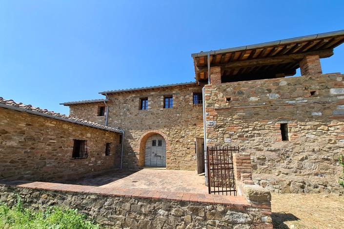 Image No.3-7 Bed Farmhouse for sale