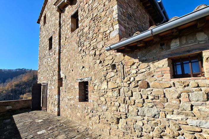 Image No.12-7 Bed Farmhouse for sale