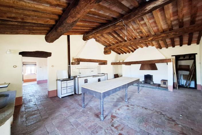 Image No.18-7 Bed Farmhouse for sale