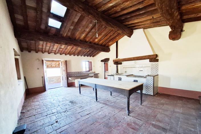 Image No.19-7 Bed Farmhouse for sale