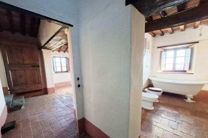 Image No.22-7 Bed Farmhouse for sale