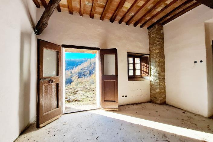 Image No.24-7 Bed Farmhouse for sale