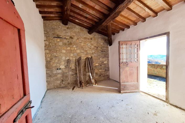 Image No.25-7 Bed Farmhouse for sale